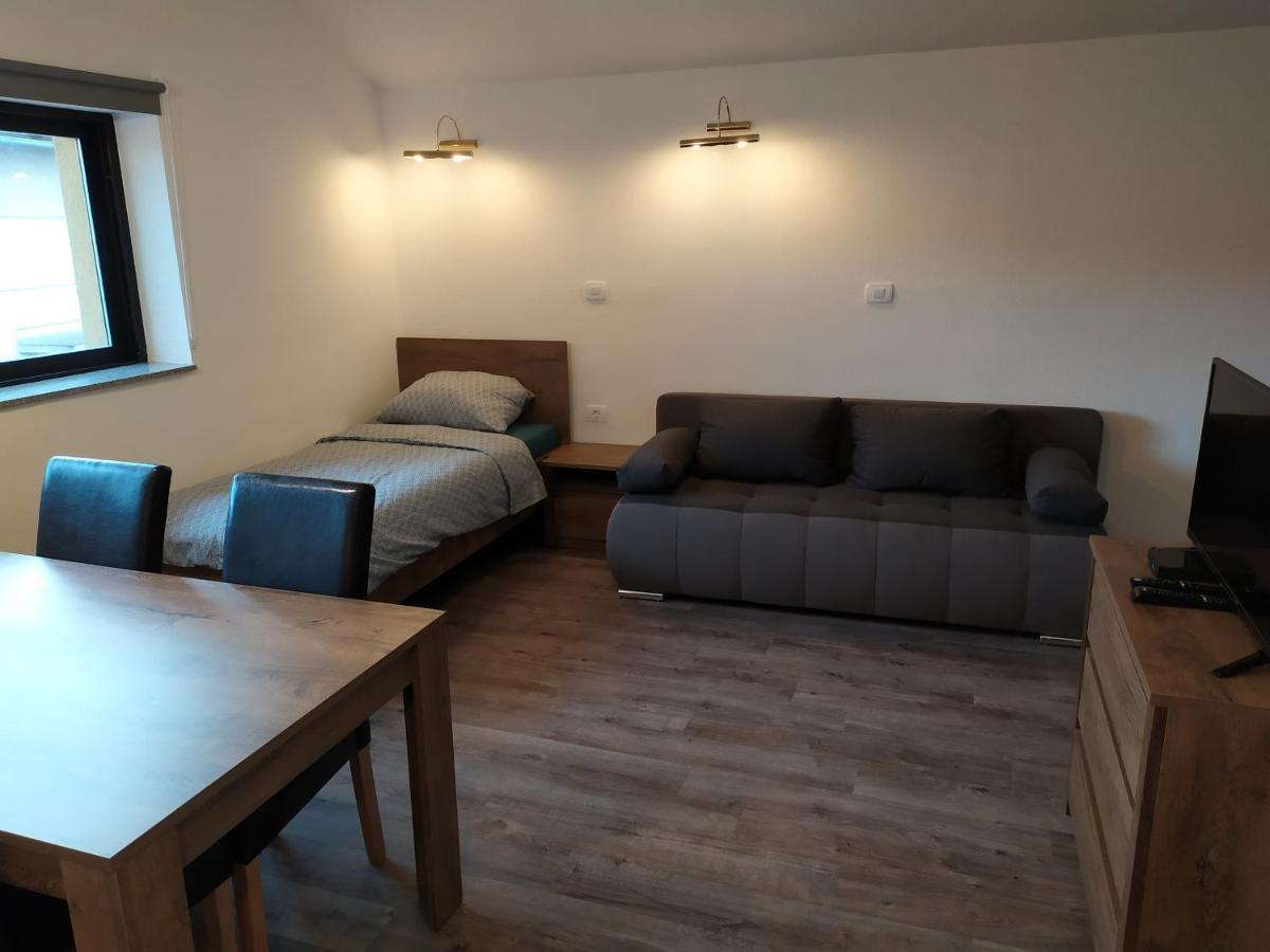Gostilna Ulcar Hotel Ig Bagian luar foto