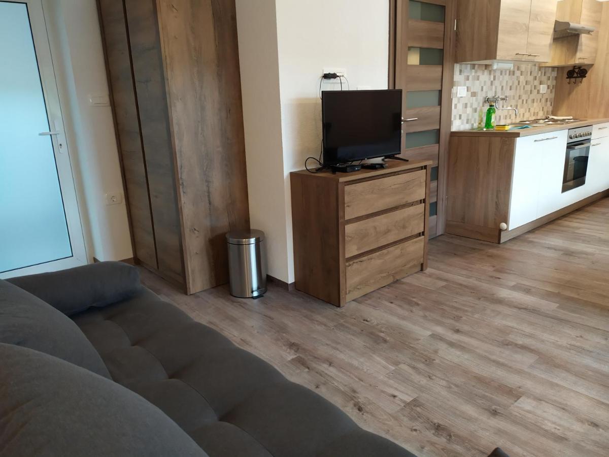 Gostilna Ulcar Hotel Ig Bagian luar foto
