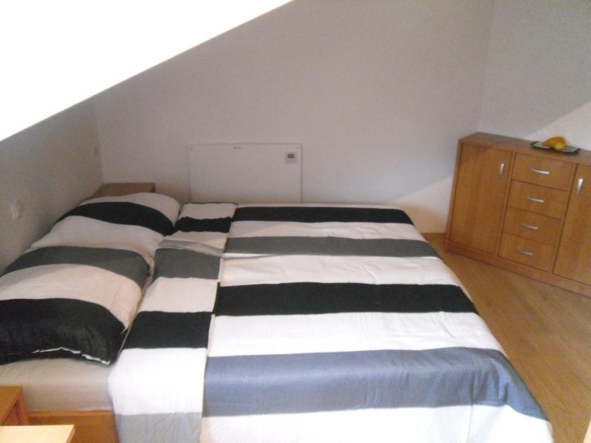 Gostilna Ulcar Hotel Ig Bagian luar foto