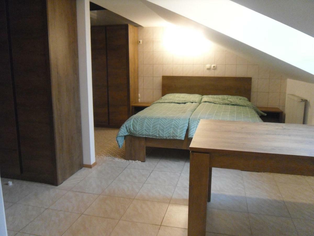 Gostilna Ulcar Hotel Ig Bagian luar foto