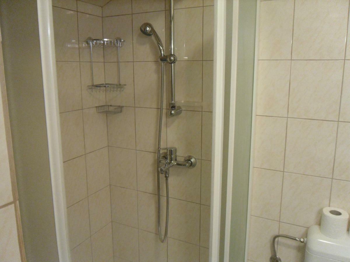 Gostilna Ulcar Hotel Ig Bagian luar foto