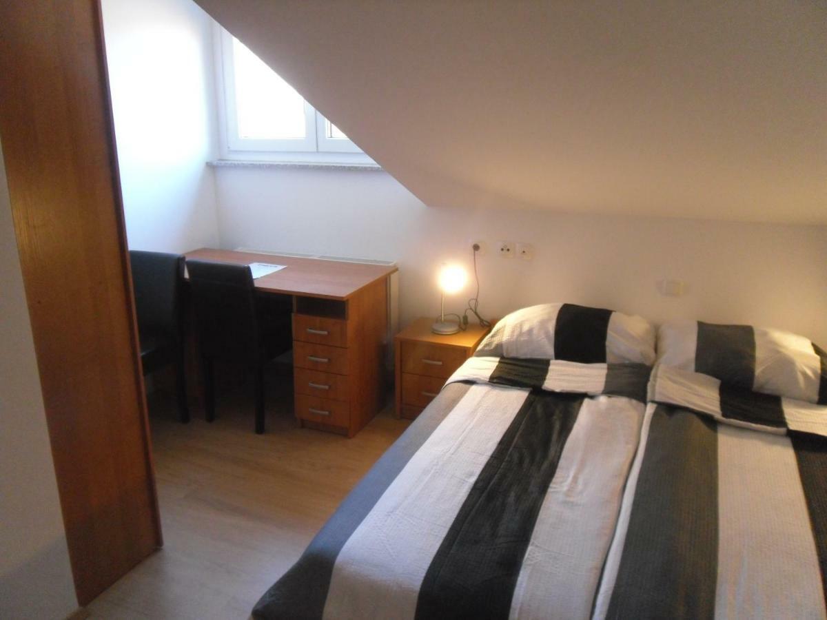 Gostilna Ulcar Hotel Ig Bagian luar foto