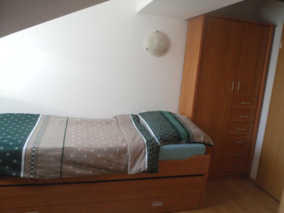 Gostilna Ulcar Hotel Ig Bagian luar foto