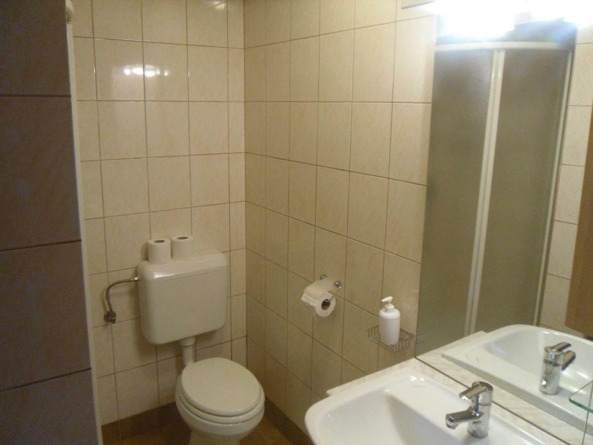 Gostilna Ulcar Hotel Ig Bagian luar foto